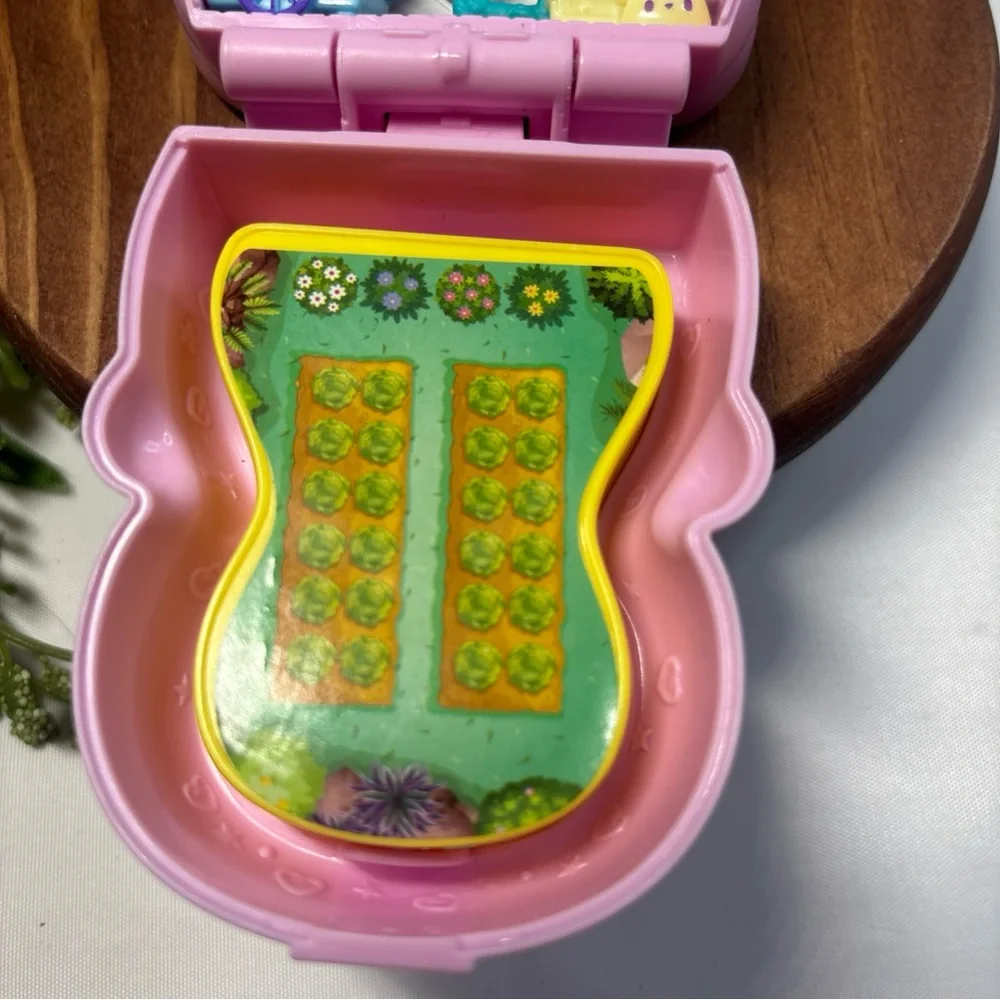 Mattel Polly Pocket Flip & Find Pink Bunny Compact Collectible